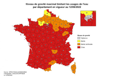 La France métropolitaine a soif et brûle